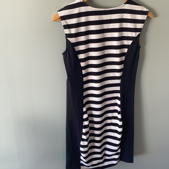 ♦️SOLD♦️Dynamite Dress - Picture 7 of 8